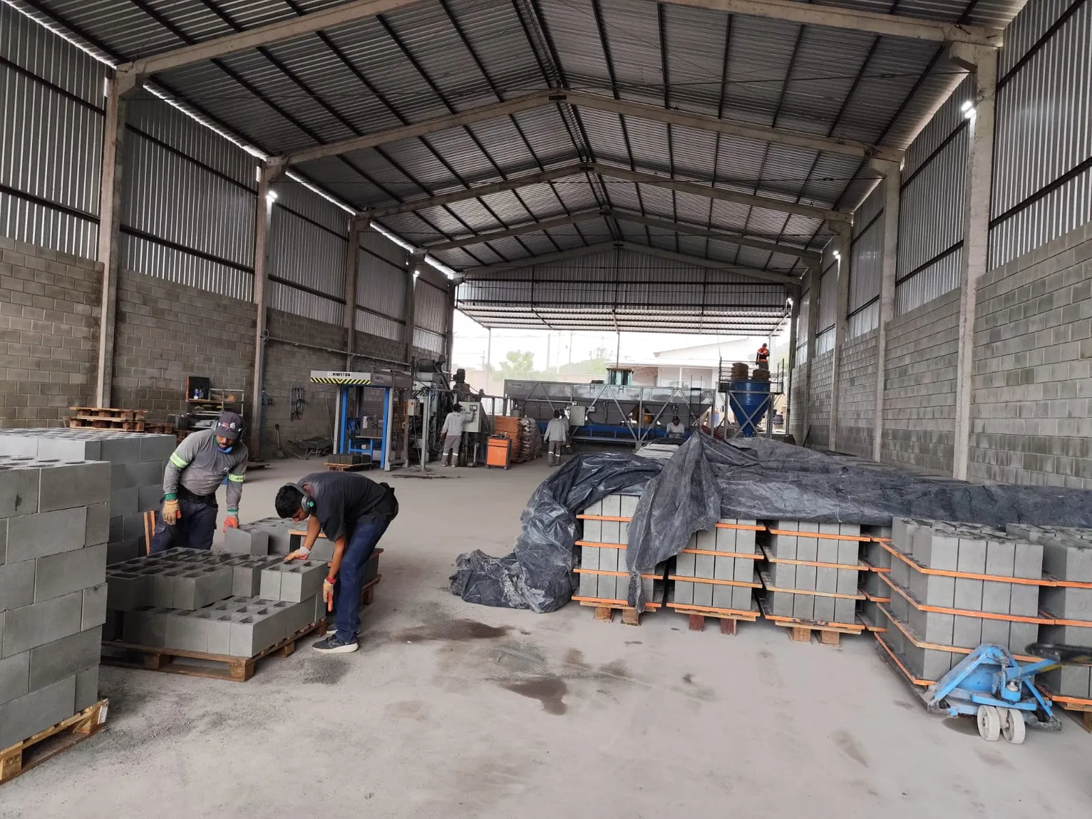 Interior da Fábrica GRANBLOCK